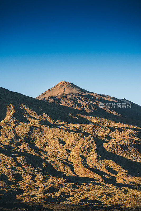 两座火山――Pico Viejo和Teide